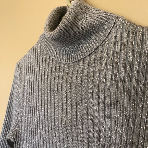 Vintage Marianne Fashions Metallic Silver Zip Back Turtleneck Shirt Size Large - Picture 3 of 5